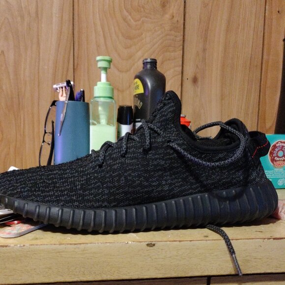 350 boost Yeezy pirate black